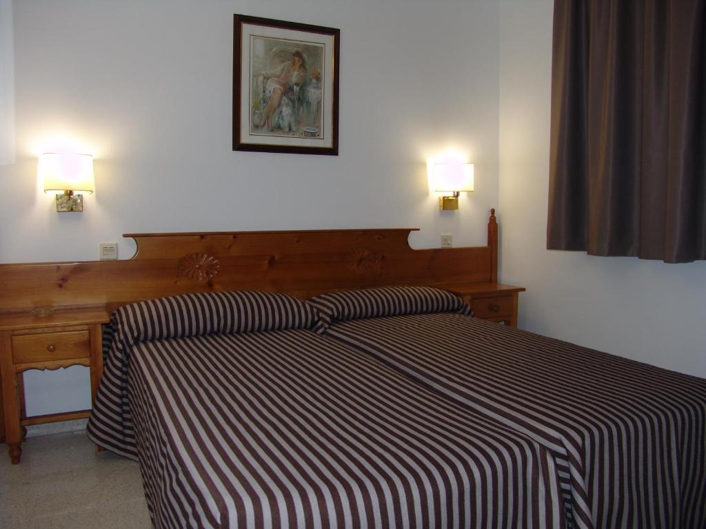 Apartamentos Santi Lloret de Mar Quarto foto