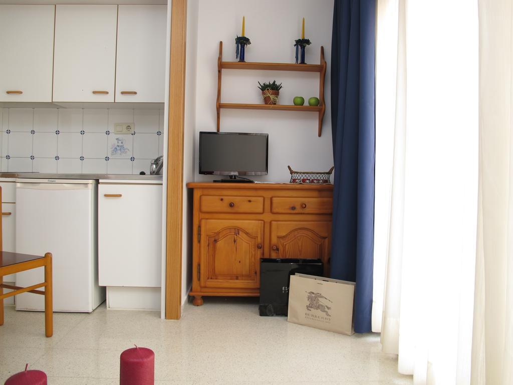 Apartamentos Santi Lloret de Mar Quarto foto