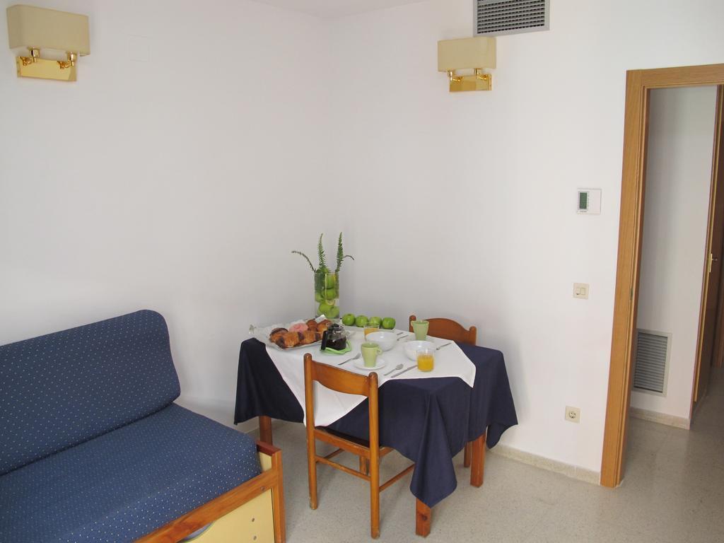 Apartamentos Santi Lloret de Mar Quarto foto